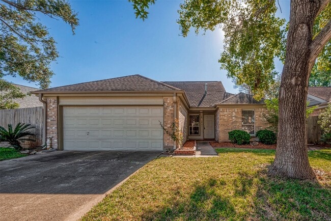 Photo - 2022 Highland Hills Dr