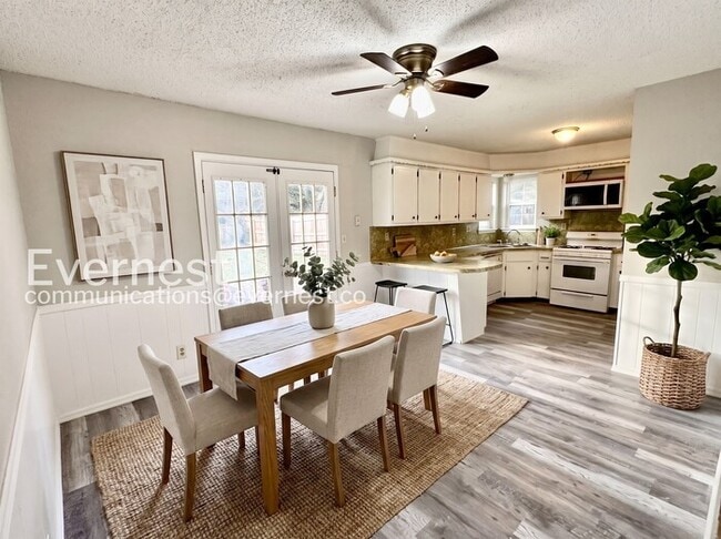 Photo - 1756 S Pine Ave