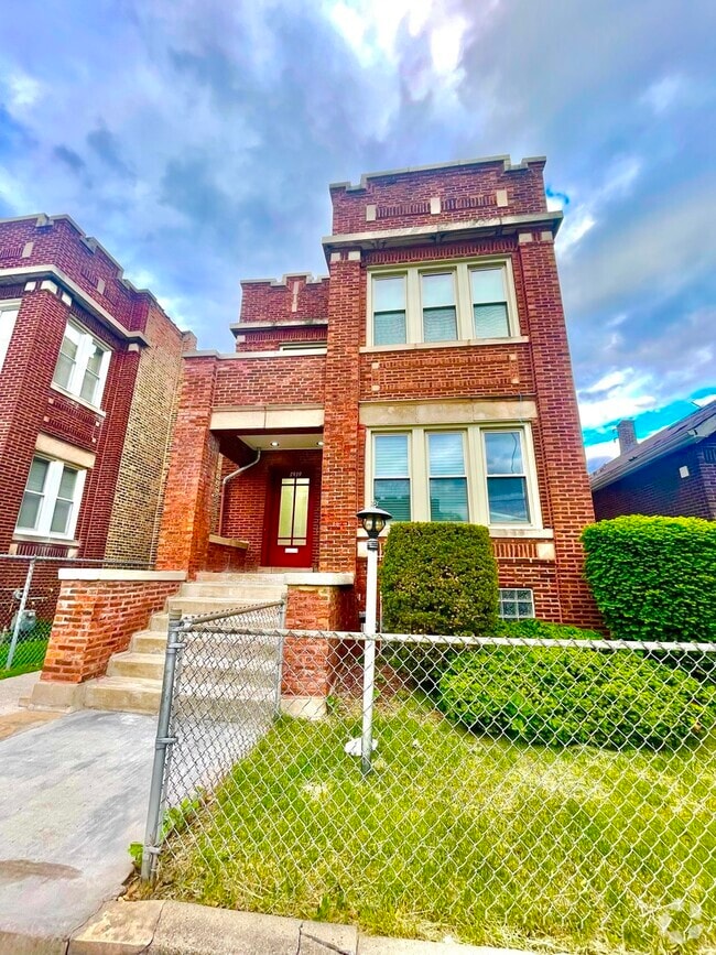 Building Photo - 7939 S Justine St Rental