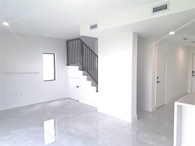 Photo - 1373 NW 1st St