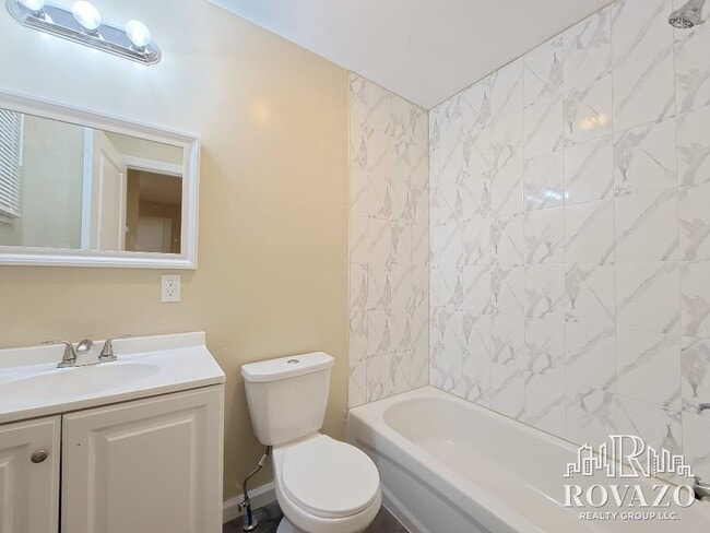 Photo - 384 21st St Unit 1