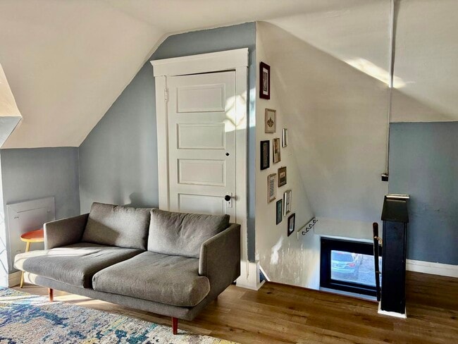 Photo - 10815 Drexel Ave