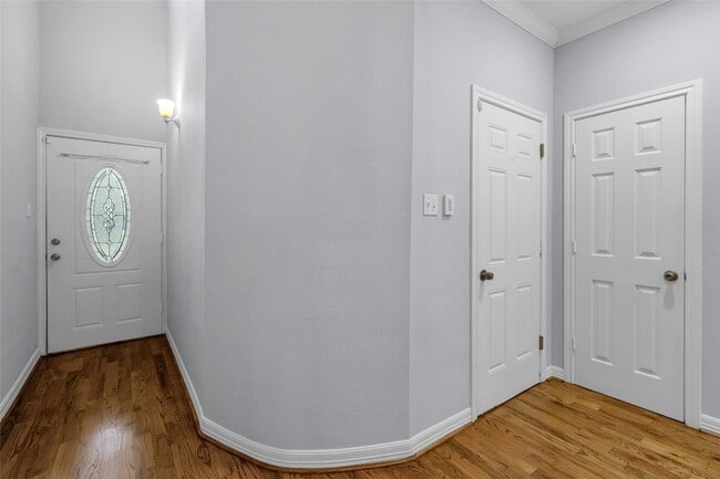 Photo - 341 W 23rd St