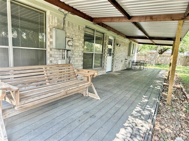 Photo - 17407 Chamberlain Dr