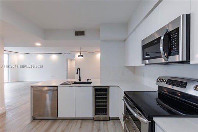 Photo - 1155 Brickell Bay Dr Unit 1155 Brickell Bay Dr # 2204