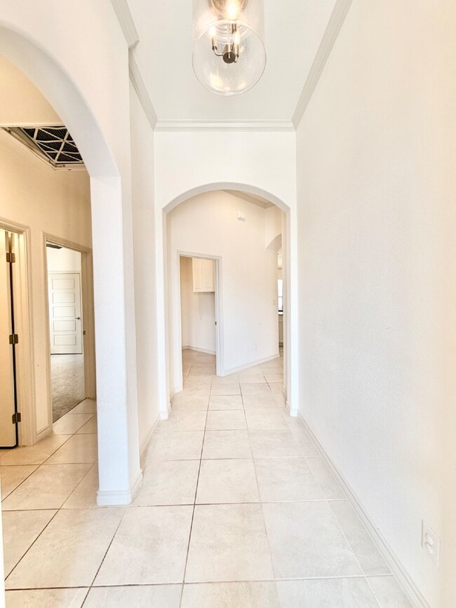 "Charming 3-Bedroom Oasis with 2 Full Baths in Odessa's Heart – Expansive 1895 Sq. Ft.!"