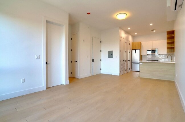 Photo - 354 Broadway