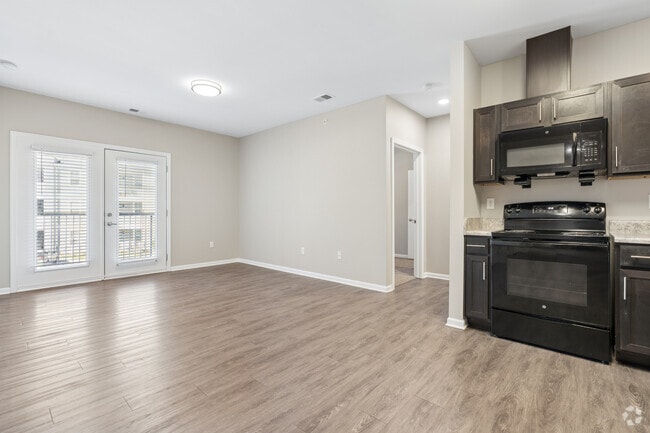 2BR, 2BA - 1,019SF - Living Room