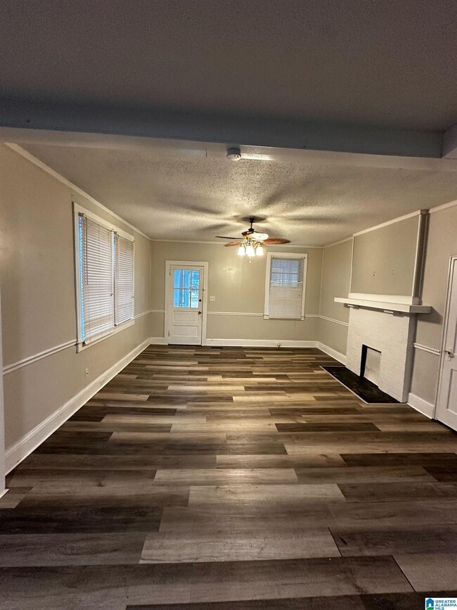 Photo - 307 W Parkway Ave