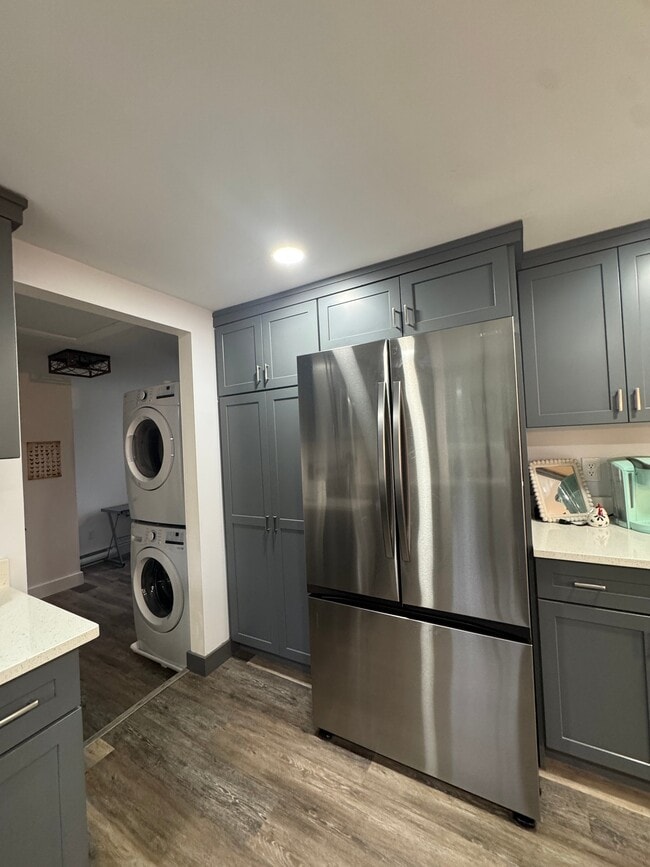 587 Middleline Rd Unit Above Garage