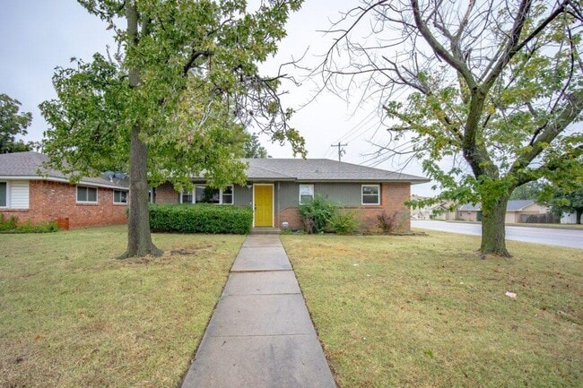 Building Photo - 3700 N Land Ave