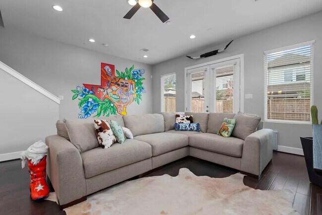 Photo - 4202 Gillespie St