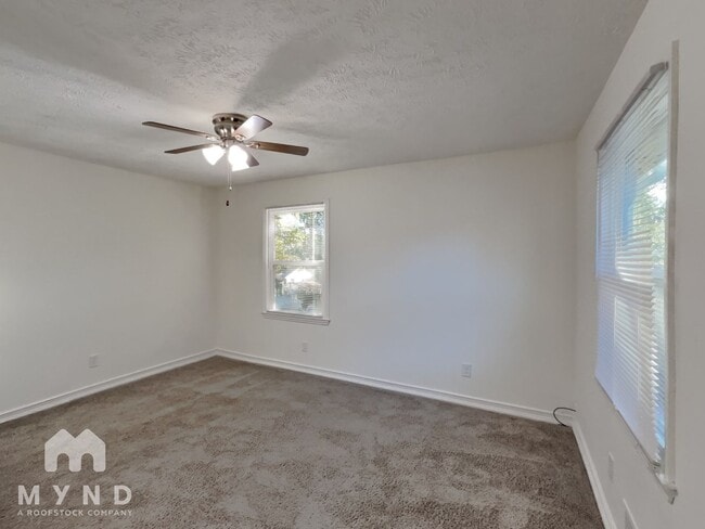 Photo - 605 Cedar Ave NW