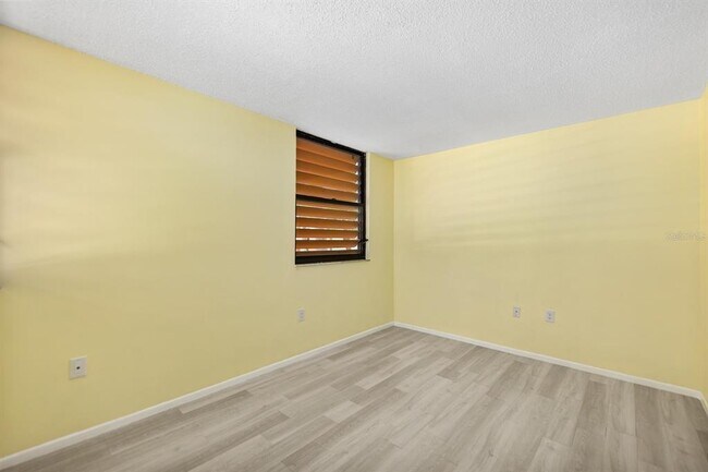 Photo - 220 Pineneedle Dr Unit 220