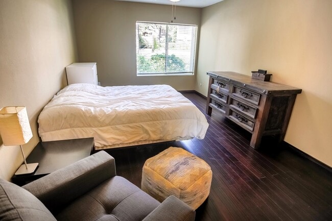 Photo - Charming 2-Bedroom Townhome in Vista Fairways of Valencia!