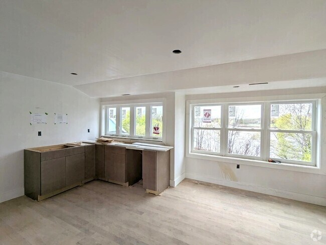 Building Photo - 105 Shore Dr Unit 2 Rental