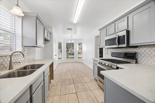 Photo - 2414 Kenbridge Dr