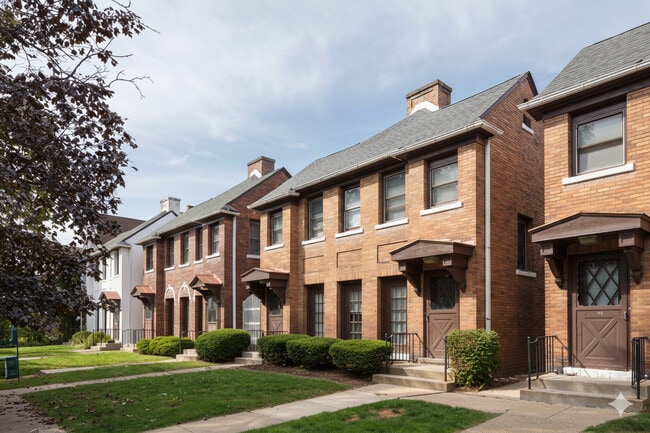 Photo - 220 Lexington Avenue Apartments