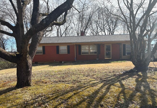 Cozy 4BR One Level Home with Extra Storage... - Cozy 4BR One Level Home with Extra Storage...