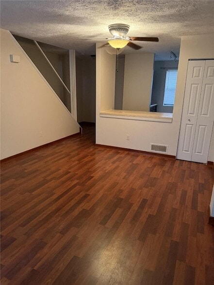 Photo - 210 Woodhaven Dr