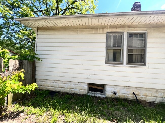 Photo - 1258 E Division St