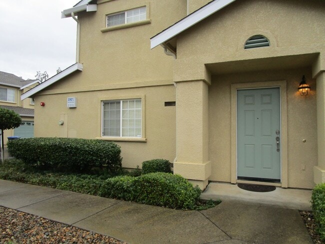 Photo - 142 Altamont Ct