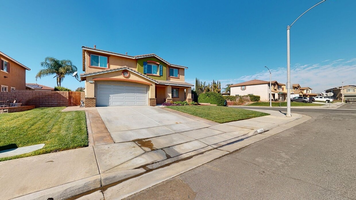3/2.5 Two Story Home located in Mission Gr... - 3/2.5 Two Story Home located in Mission Gr...