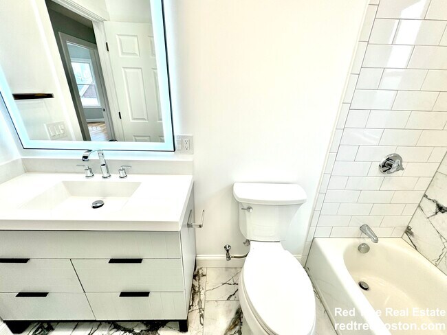 Photo - 190 Hillside St Unit 2