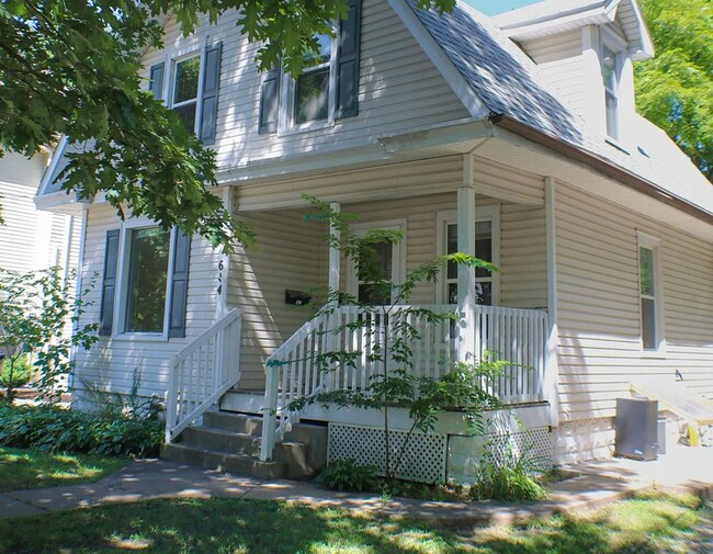 Photo - 614 N Gilbert St Unit 614 1/2