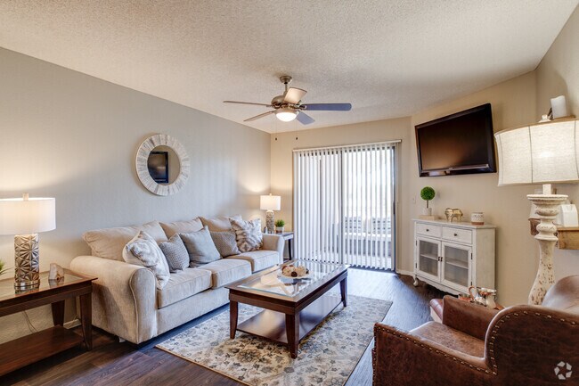 2 BR, 2 BA - 1,150 SF