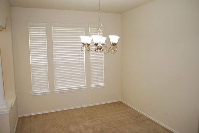 Photo - Large 4 BR Clear Creek Area-Convenient to Shopping and Fort Hood!