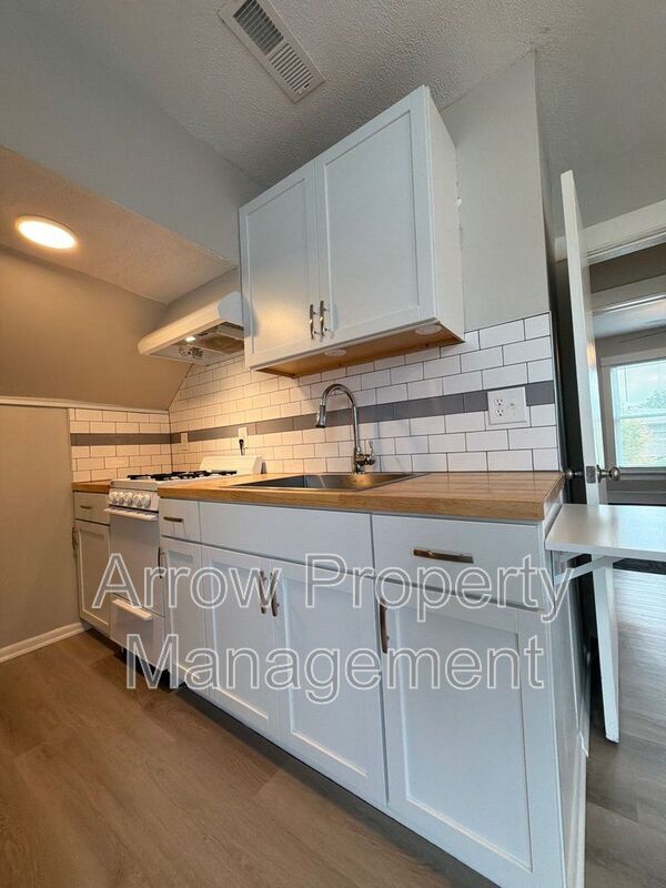 Photo - 136 N 27th St Unit 2