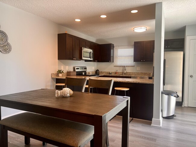 Photo - 141 E Riverside Dr