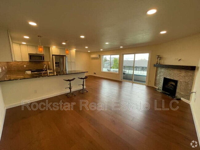 Building Photo - 214 W 6th Ave Unit #106 Rental