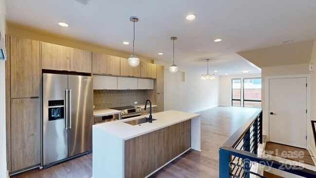 Photo - 1211 Minter Pl