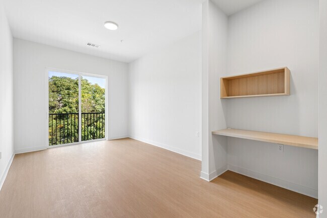 Wilson 1BR, 1BA - 710SF - Living Room
