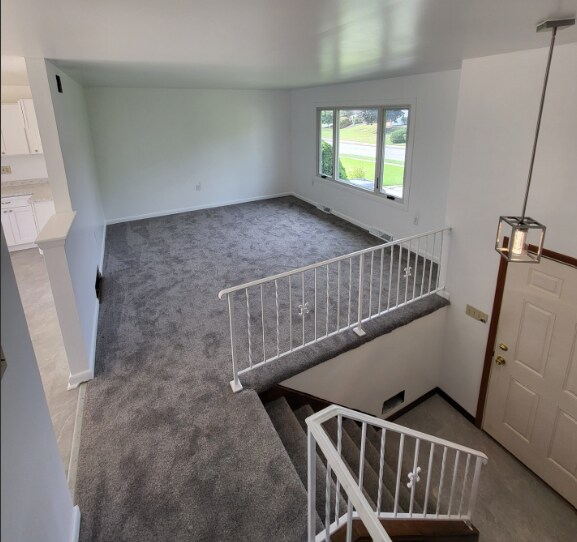 Photo - 33 Riverview Dr