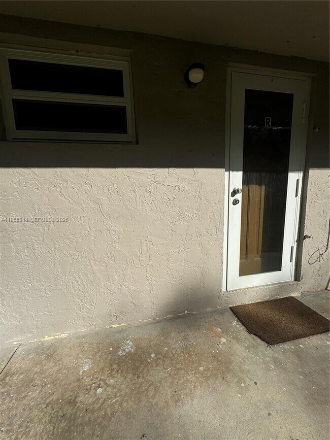 Photo - 2220 SW 46th Ct Unit 2