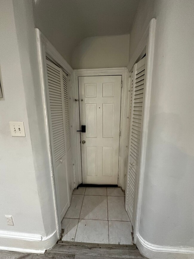 Photo - 2205 W Thompson St Apartment Unit 1