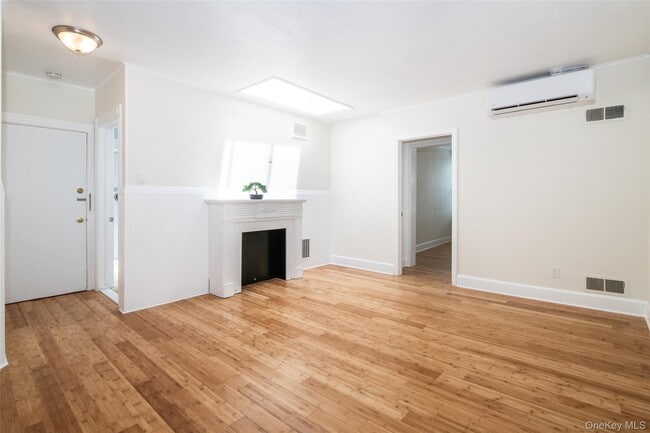 Building Photo - 2138 Boston Post Rd Unit 1 Rental