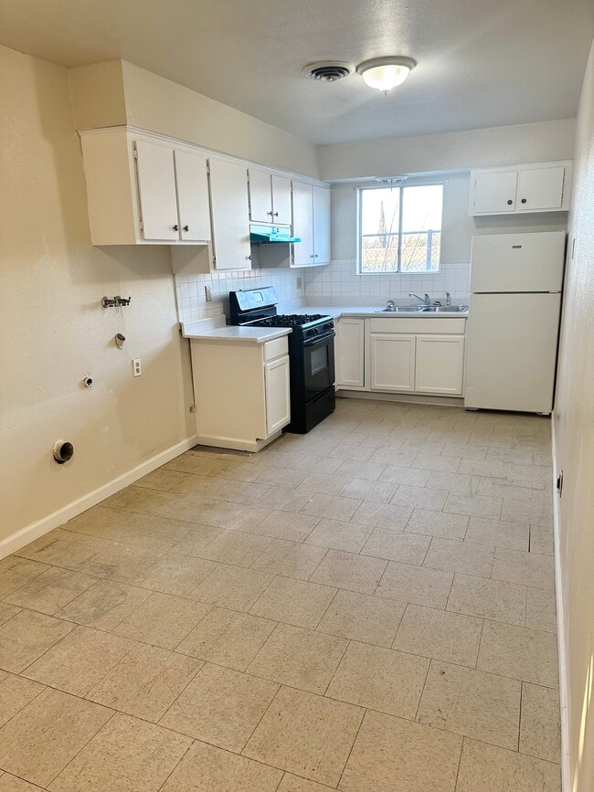 Photo - 19 E Saginaw Way Unit 102