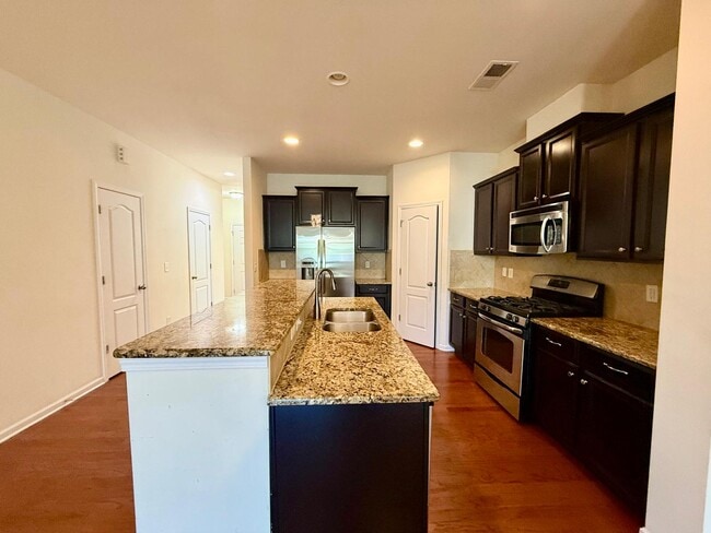 Photo - 7021 Broughton Ln