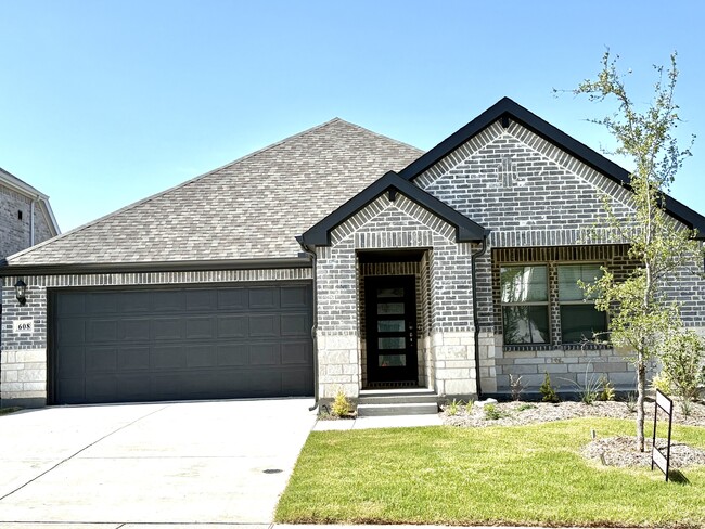Building Photo - 608 Easthill Dr Rental