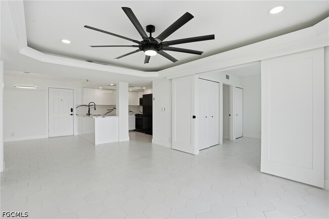 Photo - 2885 Palm Beach Blvd Unidad 402