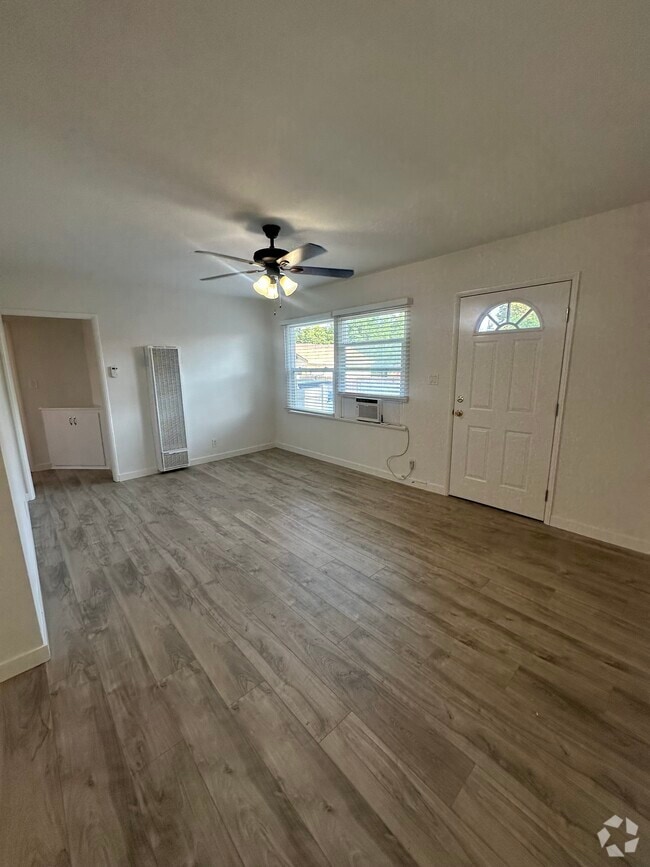Building Photo - 6636 Gaviota Ave Unit 6636 Gaviota Ave Van Nuys Rental