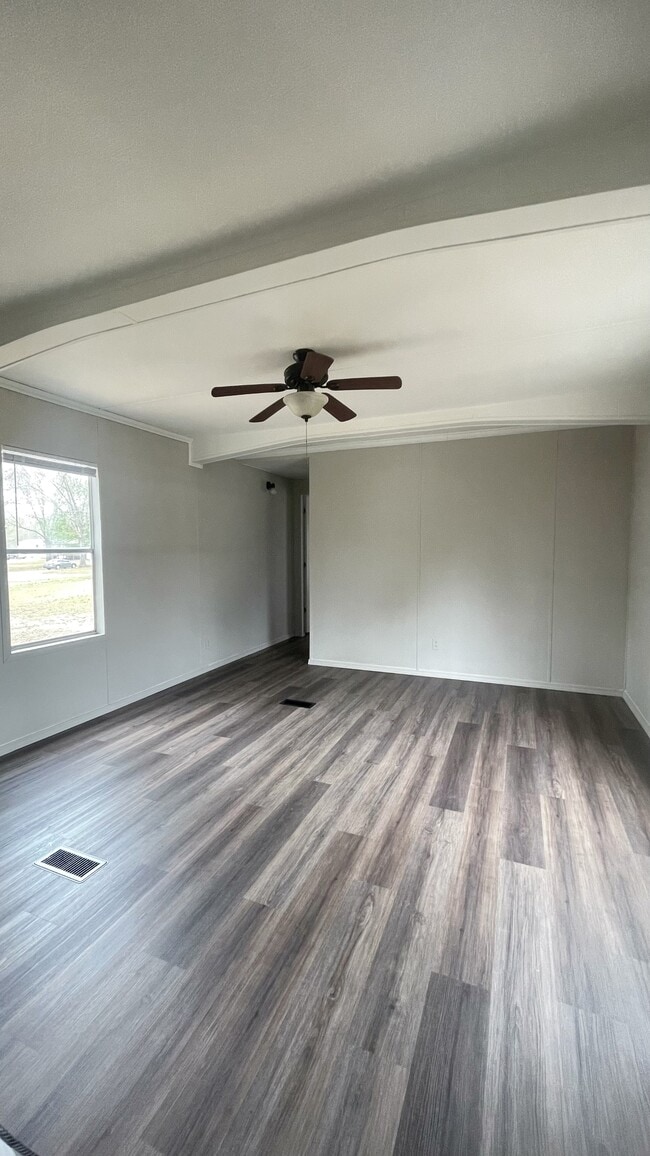 Photo - 1518 Lee County Rd 270