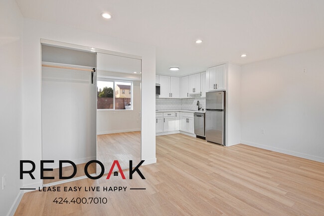 Building Photo - 8555 Independence Ave Unit 112 Rental