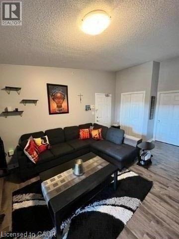 Photo - 1370 Main St E Unité 406