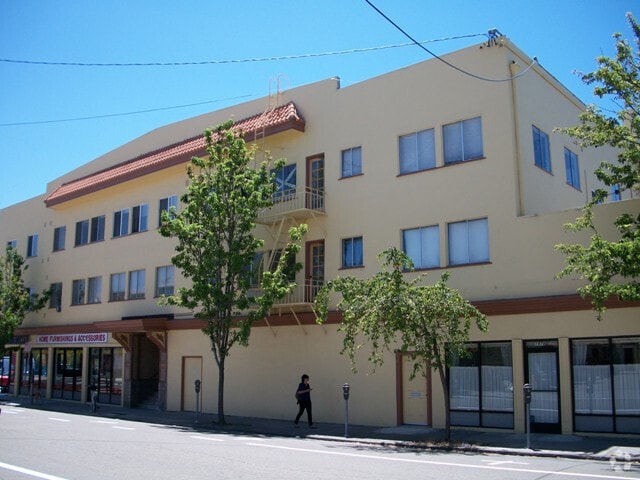Building Photo - An excellent location on California at Uni... Unit 64 Rental