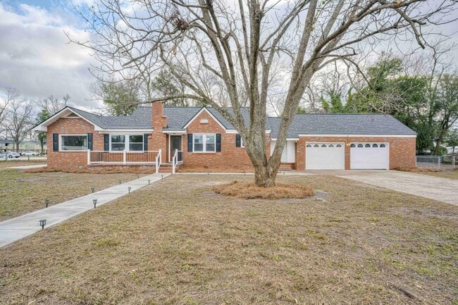 Photo - 205 Hampton Ave